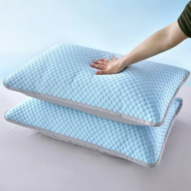 Infographic reading Cool pillowcase, close to the coolness of nature, comfortable cool feeling.