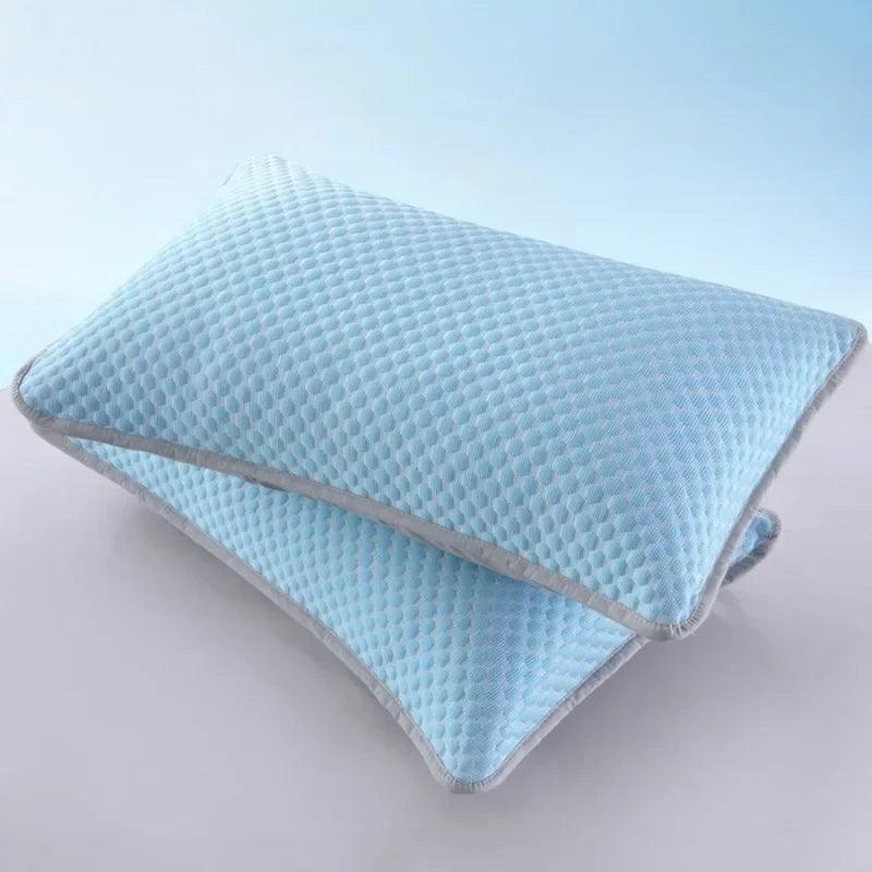 Infographic reading Lying down to cool down, dry and non-sticky, shown over two stacked blue pillows.